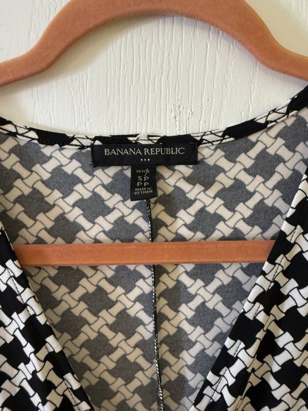 ๐ 2/40 Banana Republic Black White Geometric Wrap Midi Dress SP - Picture 5 of 5